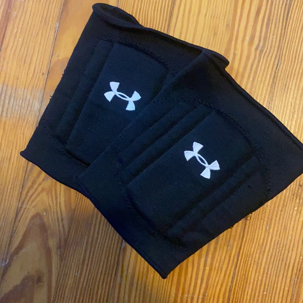 NWOT UNDER ARMOUR KNEEPADS